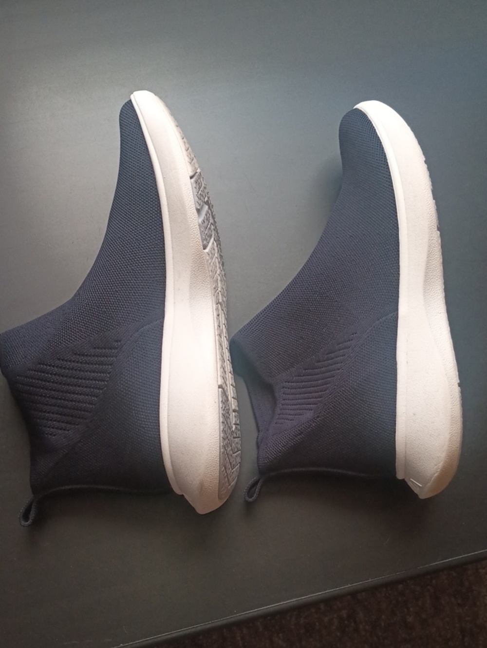 Vivaia Knit Slip-On Sock Sneakers in Navy Size 40 Spring Comfort 9 Womans - Picture 1 of 7